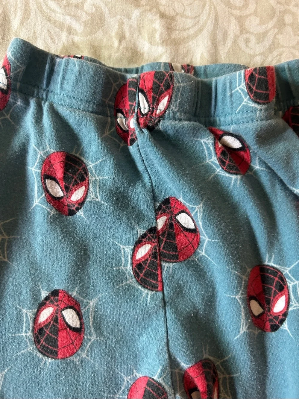 Marvel Kids Spider-Man Face Print Pajama Set in Blue and Red